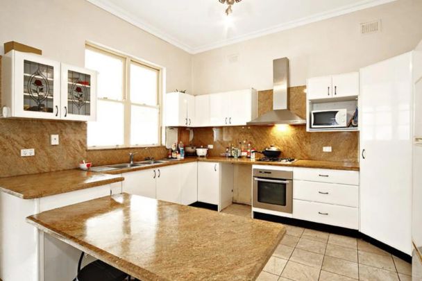 Spacious Four-Bedroom Home in Prime Ashfield Location - Photo 1