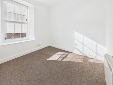 4 bedroom terraced house to rent - Photo 4