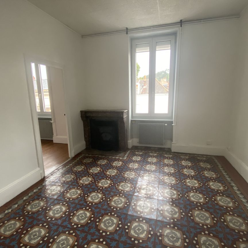 Location Appartement 3 pièces 95m² LE CREUSOT 71200 - Photo 1