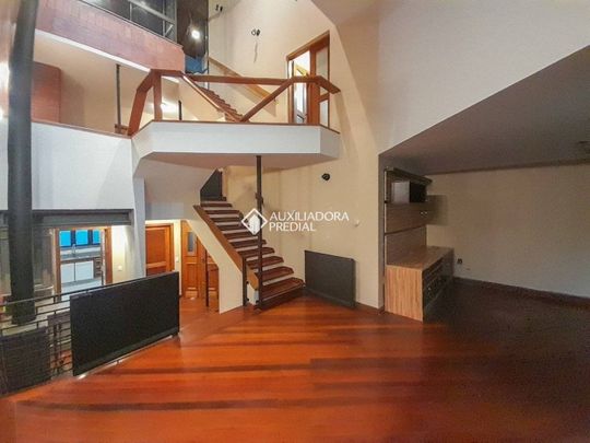 Casa em Condomínio com 3 quartos e 359m² para alugar em Cristal, Porto Alegre. - Foto 1