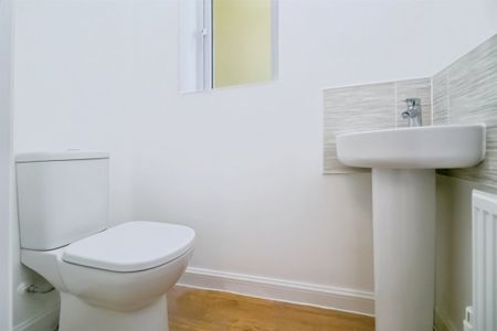 Crompton Way, Ogmore-by-Sea, BRIDGEND - Photo 4