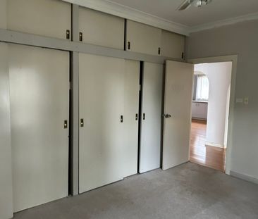 3 Bedroom house in quiet pocket of Sunshine - Photo 3