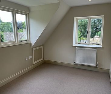 Recently renovated 4 bed detached stone house to let in Aynho - Photo 4