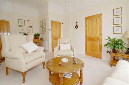 1 Bed Flat, Burlington Road, W4 - Photo 5