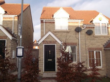 2 bed Semi-Detached - To Let - Photo 5