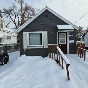 For Lease - 241 John Street, Orillia, Ontario - Photo 3