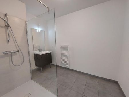 Location Appartement 3 pièces 71m² LE MESNIL ESNARD 76240 - Photo 4