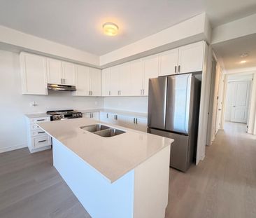 For Lease - 98 Donald Cameron Crescent, Clarington, Ontario - Photo 6