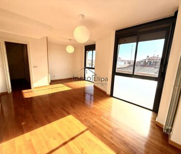 4 bedroom luxury penthouse for rent in Madrid, Autonomous Region of... - Photo 1