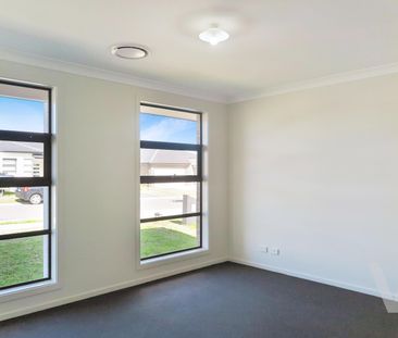 72 Sandpiper Circuit, Aberglasslyn - Photo 6