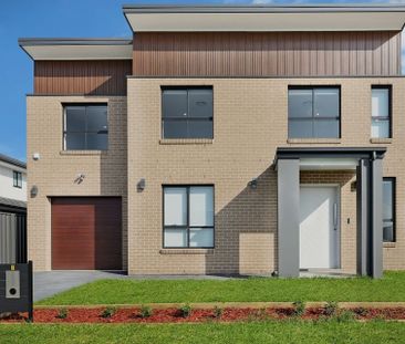 Spacious Home &vert; Ready to Move in - Photo 1