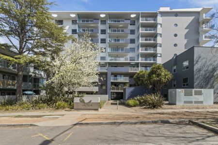 One Bedroom in great location - Photo 4