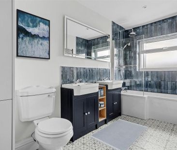 4 bedroom semi-detached house to rent - Photo 3