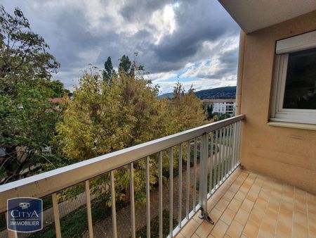 Location Appartement 3 pièces 72m² NEUVILLE SUR SAONE 69250 - Photo 4