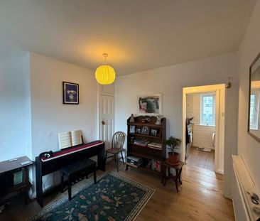 1 Bedroom Flat - Purpose Built To Let - Photo 3