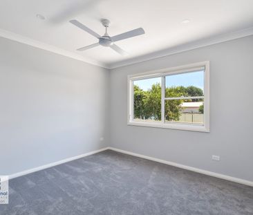 Executive Beach Style Living - Photo 4