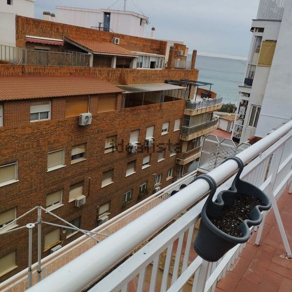 Alquiler de ático en Calle Virgen de los Remedios - Photo 1