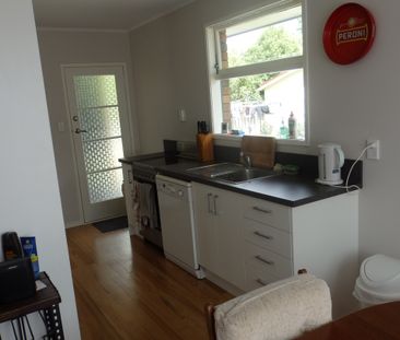 Leamington 3 Bedrooms - Furnished - Photo 5