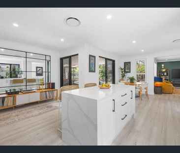 Coastal Family Living in a Quiet & Private Twin Waters Pocket - Photo 5