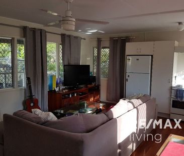 Cute and private cottage in Beachmere! - Photo 1