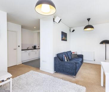 2 Bed Flat, East Ferry Road, E14 - Photo 2