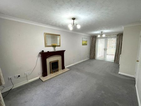 3 bedroom semi-detached house to rent - Photo 2