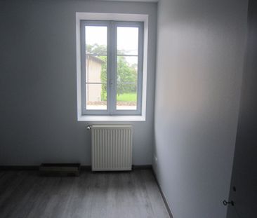 Location Appartement 3 pièces 58m² POUILLY SOUS CHARLIEU 42720 - Photo 5