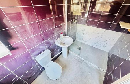 Cinder Bank, Dudley, DY2 9AL - Photo 5