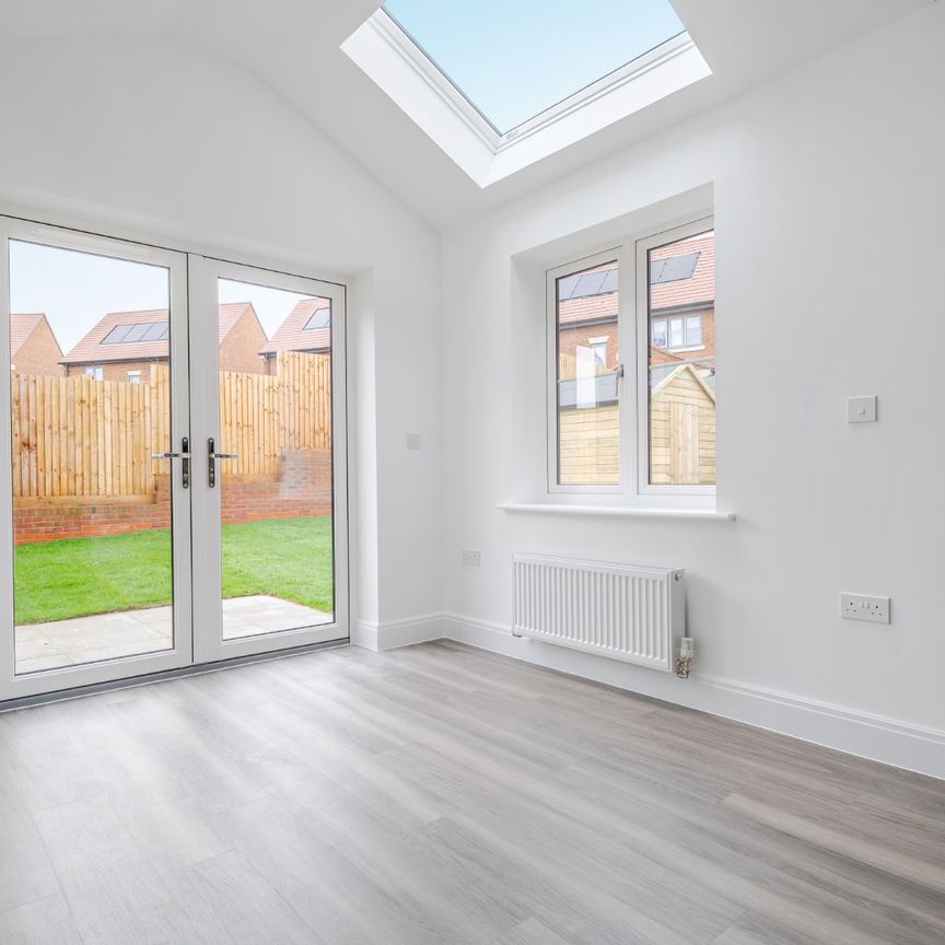 3 bedroom semi-detached house to rent - Photo 1