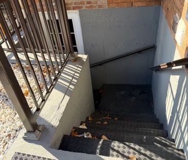 For Lease - 2330 Credit Valley Road Unit# LEGAL BASEMENT APARTMENT,... - Photo 5