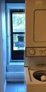 Spacious 2-Bed + Gas/Water/Parking Included! (Ray St) - Photo 4