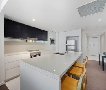 HILTON 2 BEDROOM/2 BATHROOM FULLY FURNISHED APARTMENT WITH STUNNING... - Photo 5