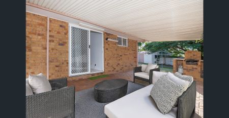 HUGE BLOCK & SHED PLUS SOLAR - Photo 4