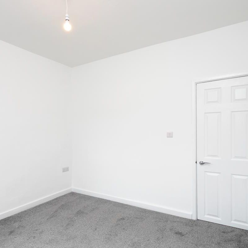 2 Bed Terraced House, Ivy Grove, NG7 - Photo 1