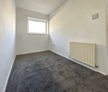 3 bedroom mid terraced house to rent, - Photo 3