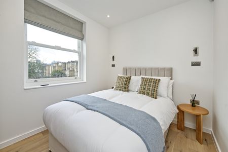 Earls Court Road, W8 - Photo 2