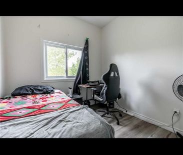 For Lease - 12 Snowdrop Crescent, Kitchener, Ontario - Photo 2