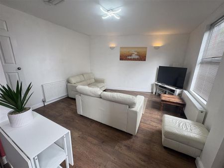 3 bedroom terraced house to rent - Photo 2