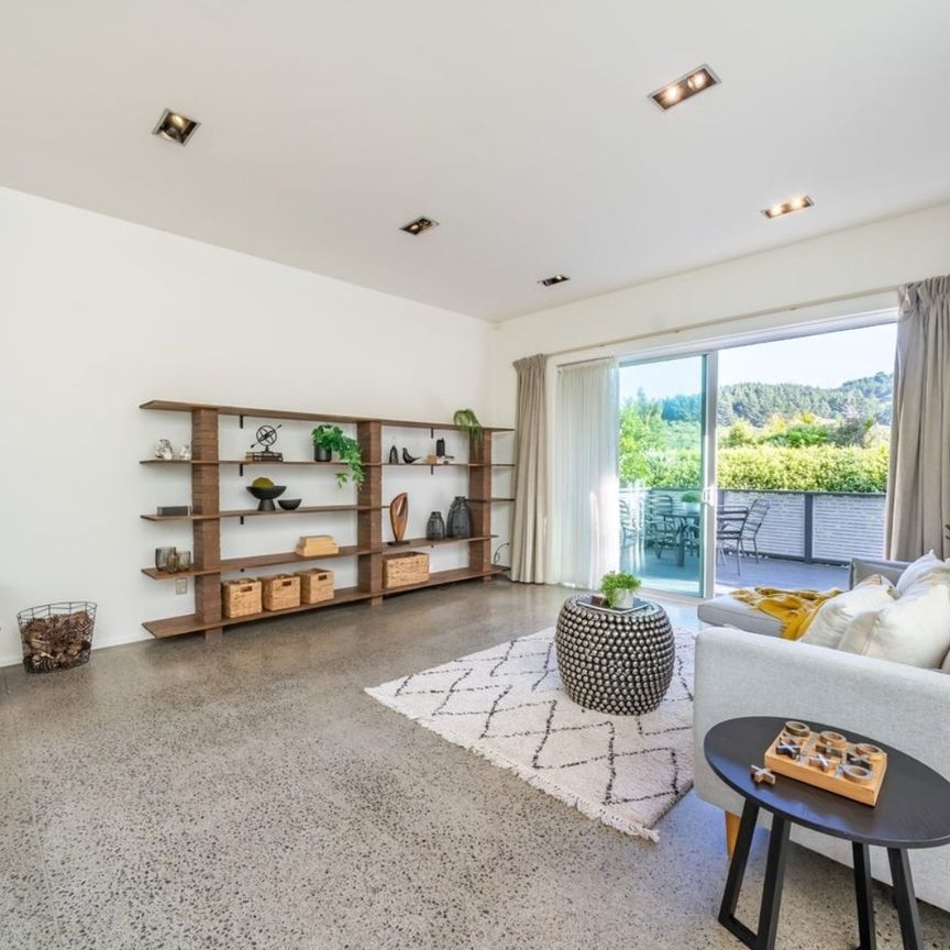 47 Korokoro Road, Korokoro - Photo 1