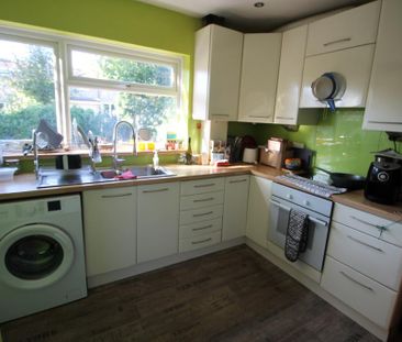 3 bedroom semi-detached house to rent - Photo 6