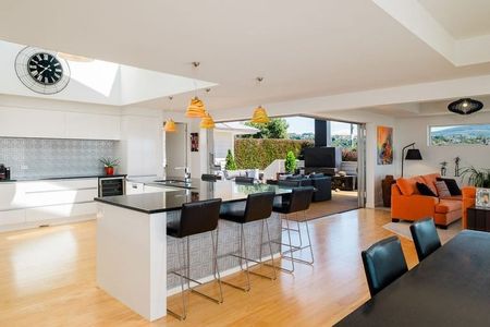 93 Easther Crescent, Kew - Photo 5