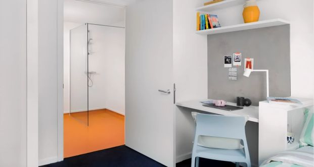 Accessible En Suite - Photo 1