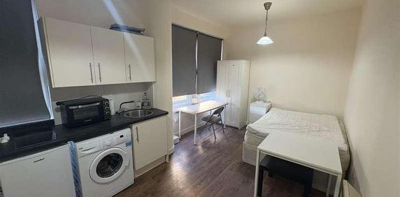 Sentinel Square, London, NW4 - Photo 2