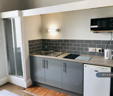 Studio to rent - Photo 1