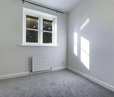 Boscawen Way, Thatcham, Berkshire, RG19 - Photo 2