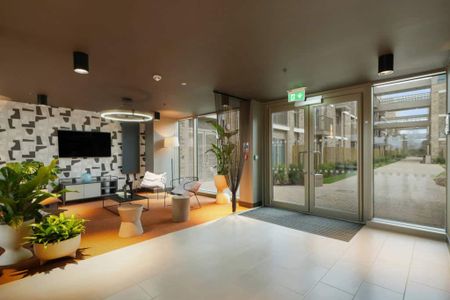 The Oakgate, KT22 7RZ, Surrey - Photo 3