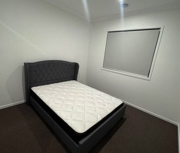 Tarneit - Photo 1