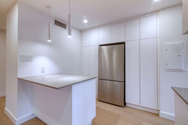 3555 Cote-des-Neiges Road - Photo 1