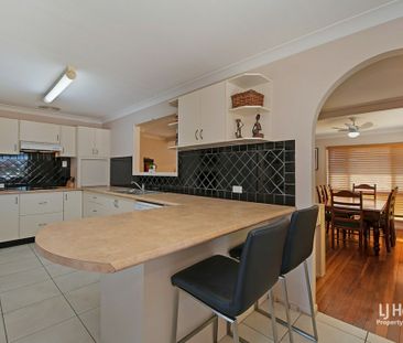 4 BEDROOM HOME WITH A BIG YARD - Photo 5