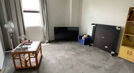 Modern 3-Bedroom Townhouse for Lease - Photo 2